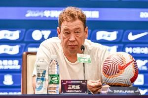 斯卢茨基：要尽全力打好最后5轮 自我心态调整是职业球员必备素养