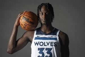 莱昂纳德-米勒：打替补也不会影响到我 我要做的就是每天努力训练